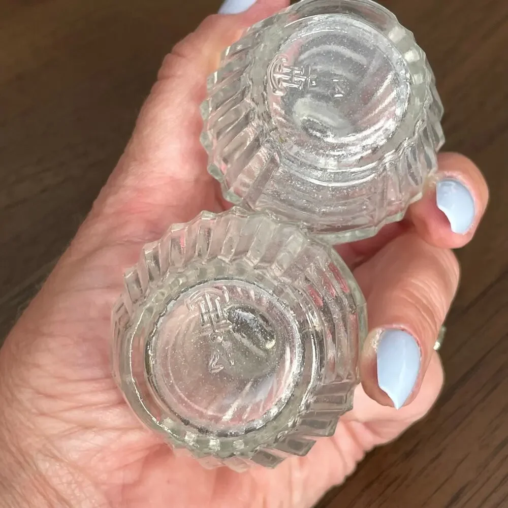 Vintage Anchor Hocking Clear Ribbed Glass Salt & Pepper Shakers Beehive Cut READ